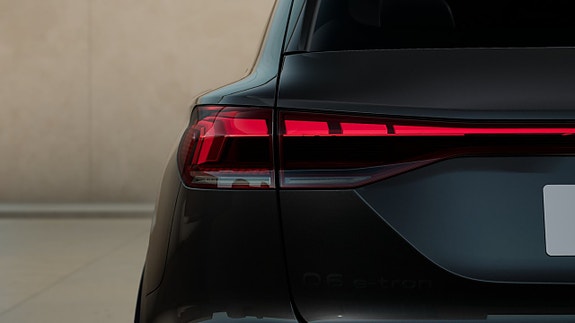 Audi Q6 e-tron 7 of 11