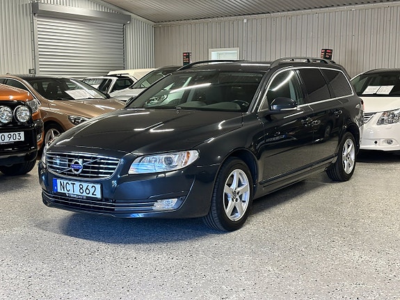 Volvo V70 2 of 5