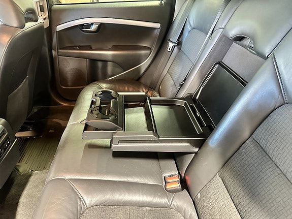 Volvo V70 17 of 30