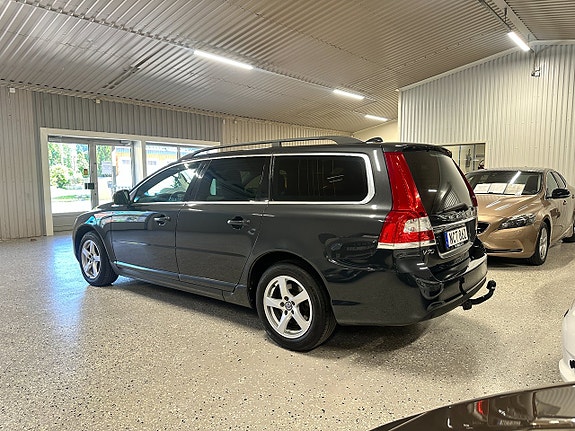 Volvo V70 14 of 30