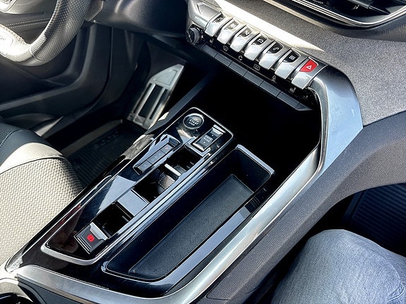 Peugeot 3008 12 of 18