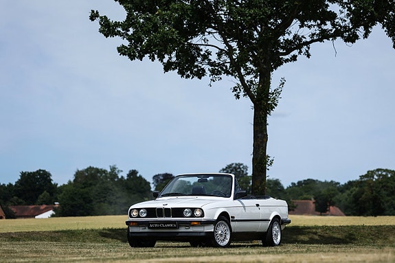 BMW 320i 6 of 22