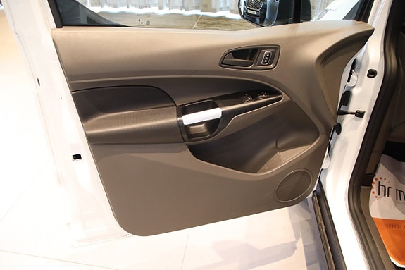 Ford Transit Connect 7 of 12