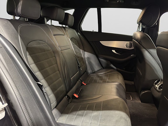 Mercedes-Benz C300 10 of 24