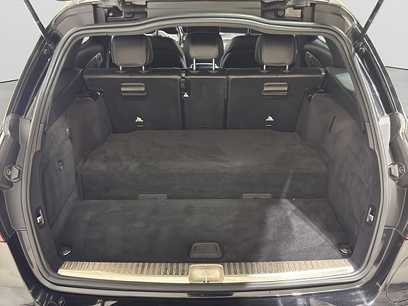 Mercedes-Benz C300 11 of 24