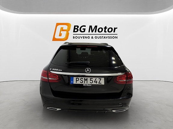 Mercedes-Benz C300 5 of 5