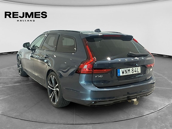 Volvo V90 2 of 5