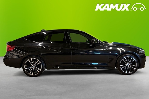 BMW 330i 2 of 5