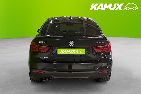 BMW 330i 5 of 5
