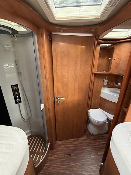 Carthago Chic E-line I 50 Yacht Edition - Dragkrok - Långbäddar - Litiumbatteri 9 of 18