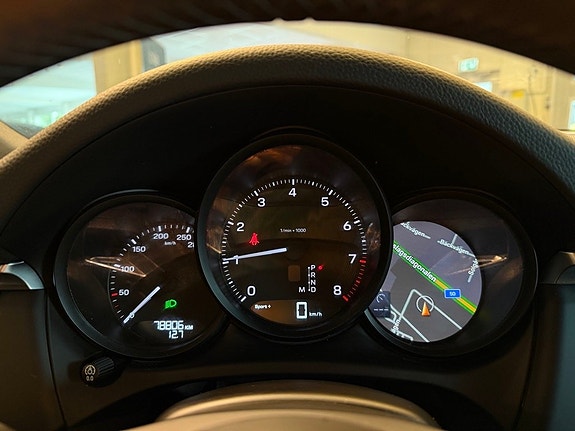 Porsche Macan 11 of 30