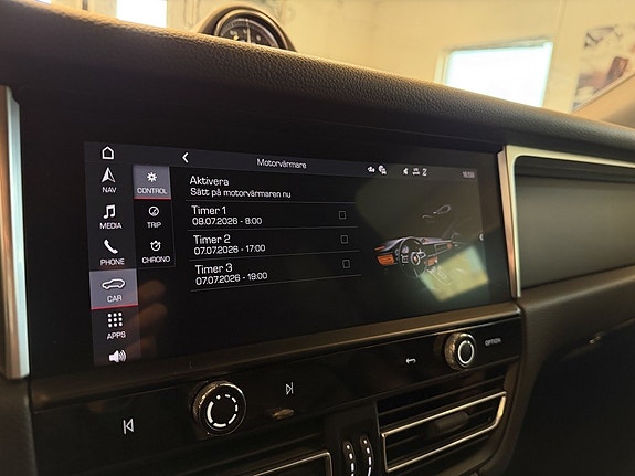 Porsche Macan 18 of 30