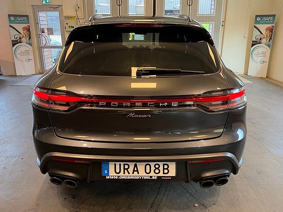 Porsche Macan 30 of 30