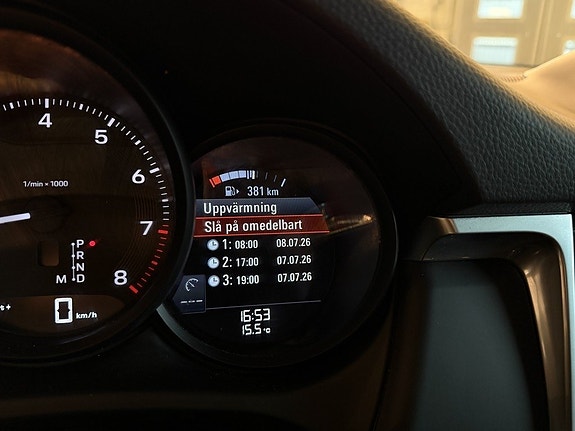 Porsche Macan 12 of 30