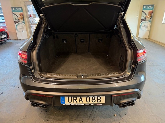 Porsche Macan 28 of 30
