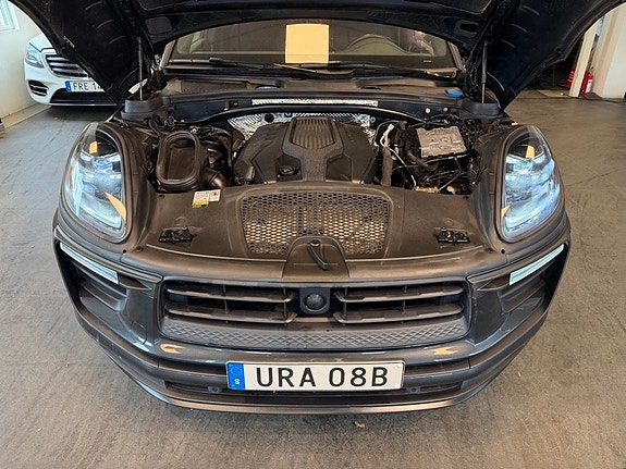 Porsche Macan 29 of 30
