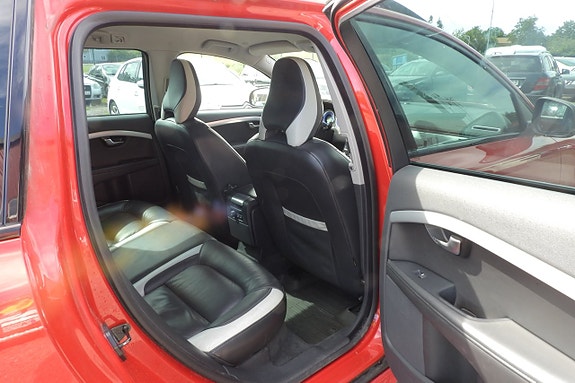 Volvo V70 12 of 14