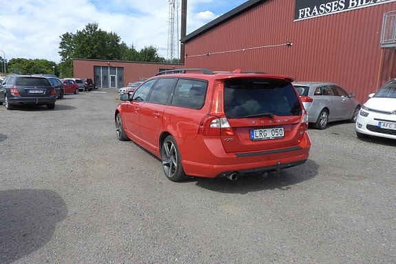 Volvo V70 3 of 14