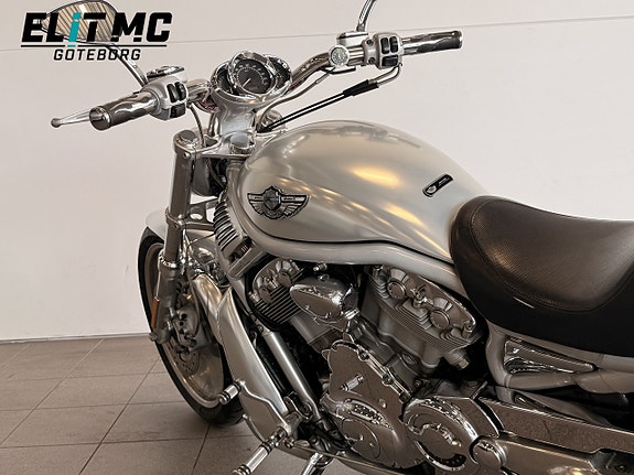 Harley-Davidson VRSCA V-Rod | Screamin' Eagle | 100th Anniversary 11 of 21