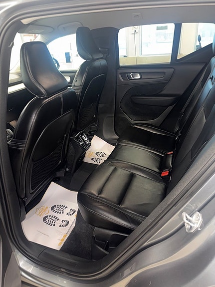 Volvo XC40 11 of 14