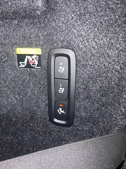 Volvo XC40 14 of 14