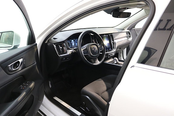 Volvo V60 7 of 27