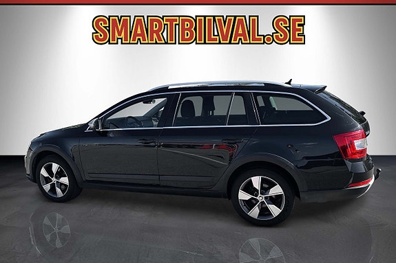 Skoda Octavia Scout 4 of 30