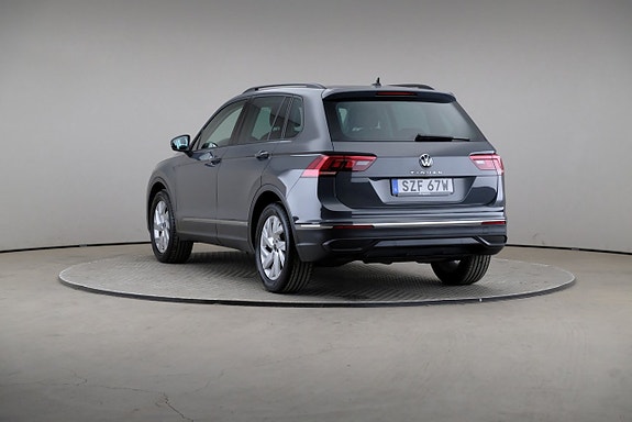 Volkswagen Tiguan 2 of 26