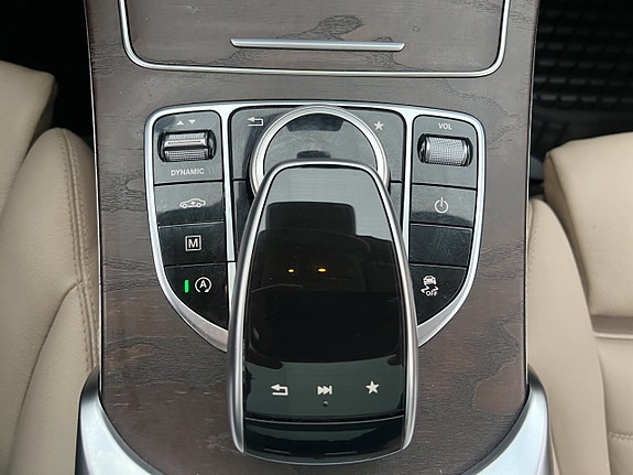 Mercedes-Benz GLC220 d 26 of 30
