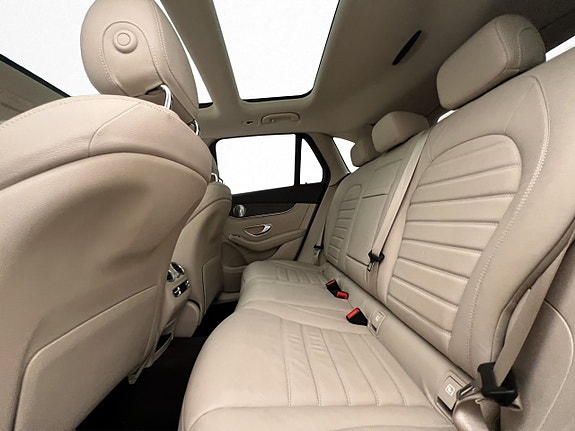Mercedes-Benz GLC220 d 29 of 30