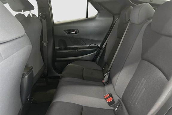 Toyota C-HR 8 of 11