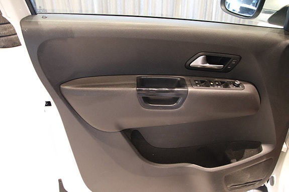 Volkswagen Amarok 10 of 18