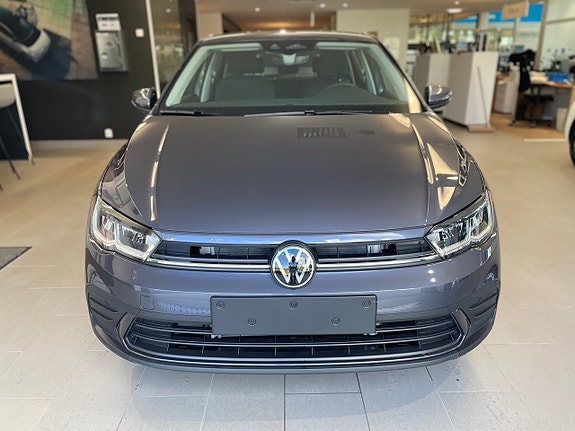 Volkswagen Polo 2 of 19