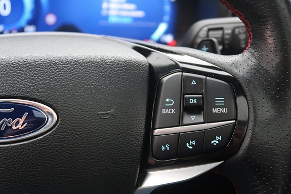 Ford Explorer 13 of 24