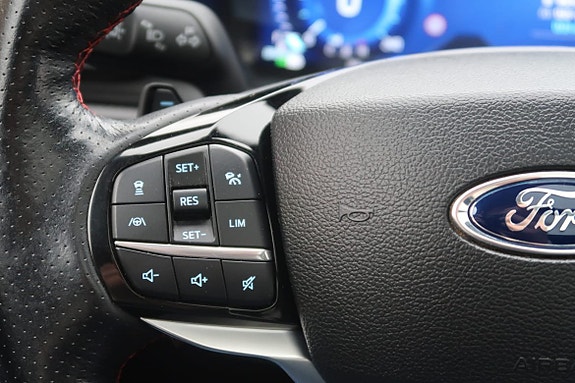 Ford Explorer 12 of 24