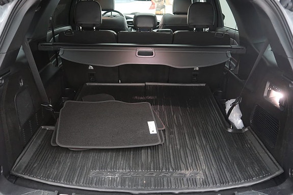 Ford Explorer 23 of 24