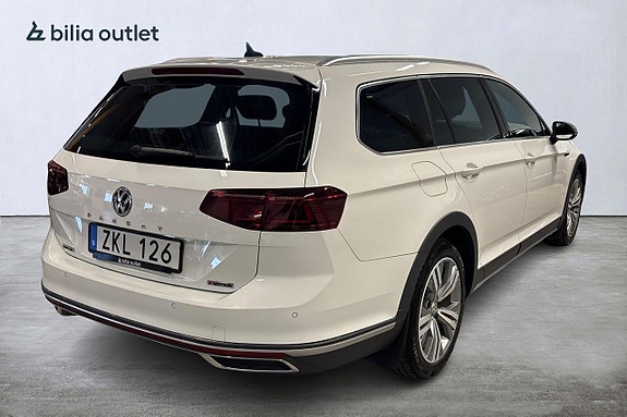 Volkswagen Passat Alltrack 6 of 29
