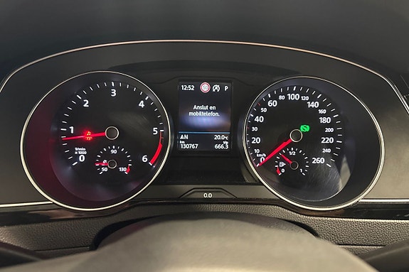 Volkswagen Passat Alltrack 17 of 29
