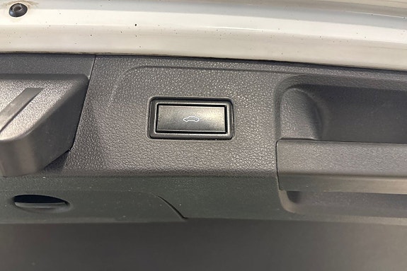 Volkswagen Passat Alltrack 23 of 29