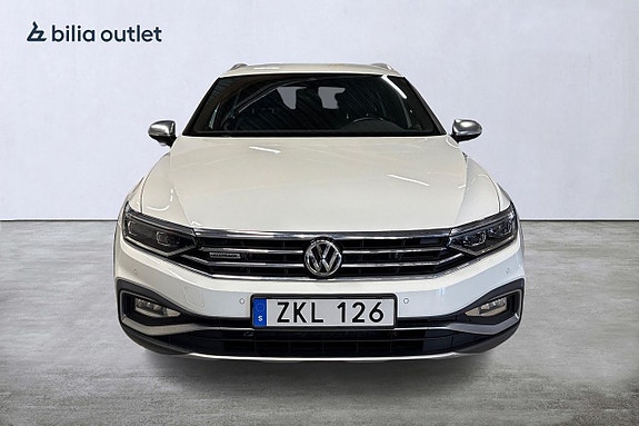 Volkswagen Passat Alltrack 8 of 29