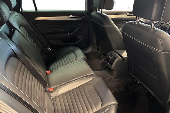 Volkswagen Passat Alltrack 13 of 29