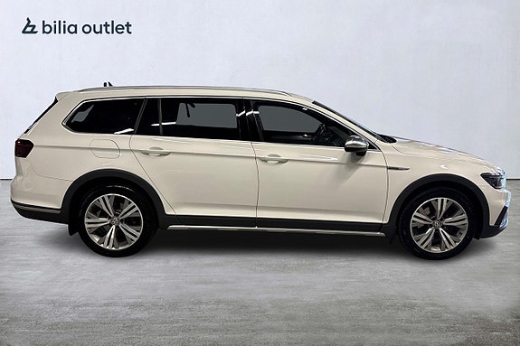 Volkswagen Passat Alltrack 7 of 29