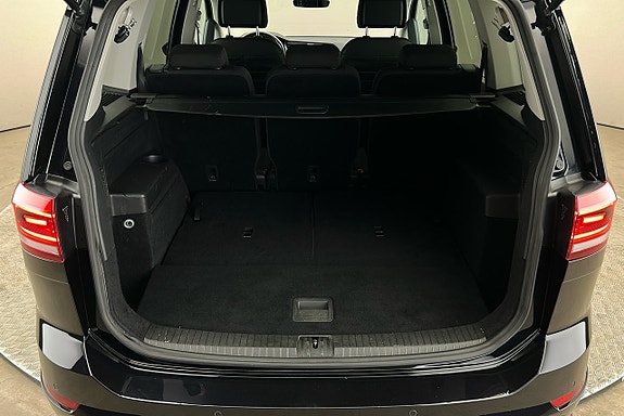 Volkswagen Touran 16 of 24