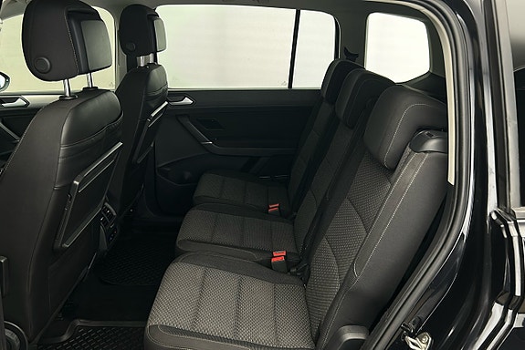 Volkswagen Touran 13 of 24