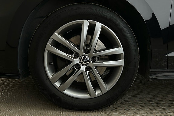 Volkswagen Touran 12 of 24