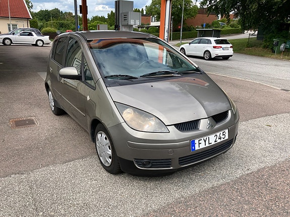 Mitsubishi Colt 2 of 5