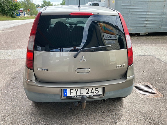 Mitsubishi Colt 3 of 5