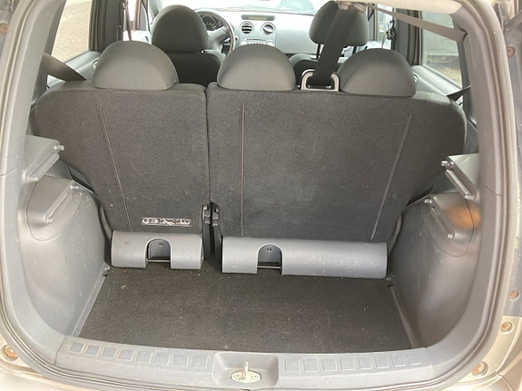 Mitsubishi Colt 7 of 9