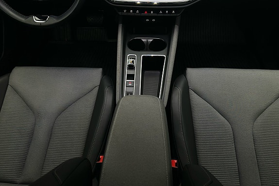 Skoda Enyaq 9 of 27
