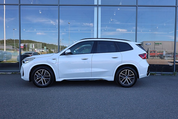 BMW X1 4 of 5